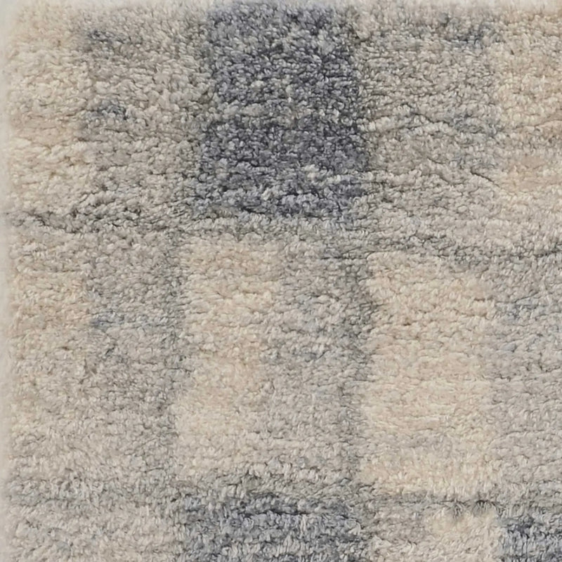 7' X 9' Ivory and Blue Area Rug Homeroots Home Decor