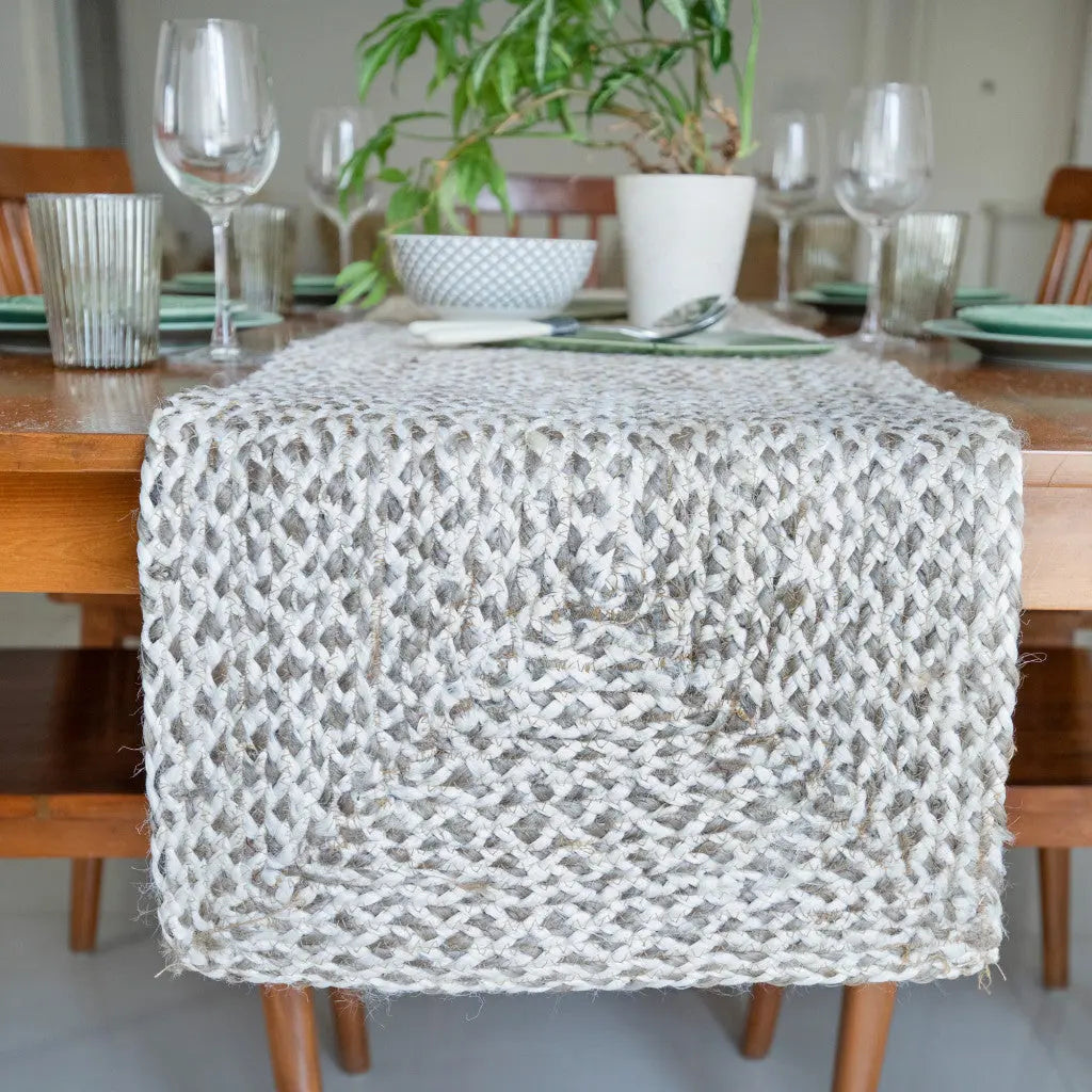 80" Brown Ivory And Natural Braided Jute Table Runner Homeroots Kitchen & Dining