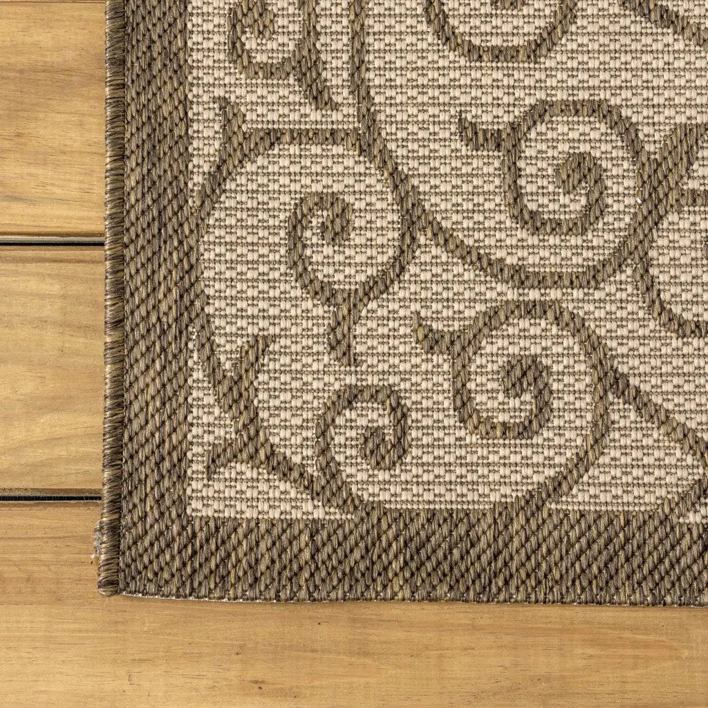 8' Beige And Brown Round Geometric Indoor Outdoor Area Rug Homeroots Outdoor