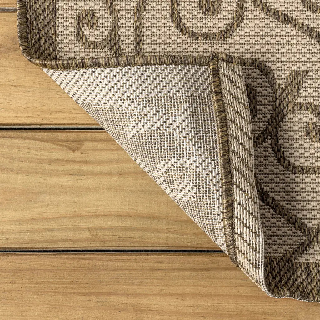 8' Beige And Brown Round Geometric Indoor Outdoor Area Rug Homeroots Outdoor