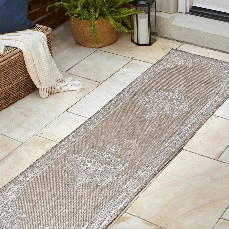 8' Beige And Cream Medallion Indoor Outdoor Runner Rug Homeroots Outdoor