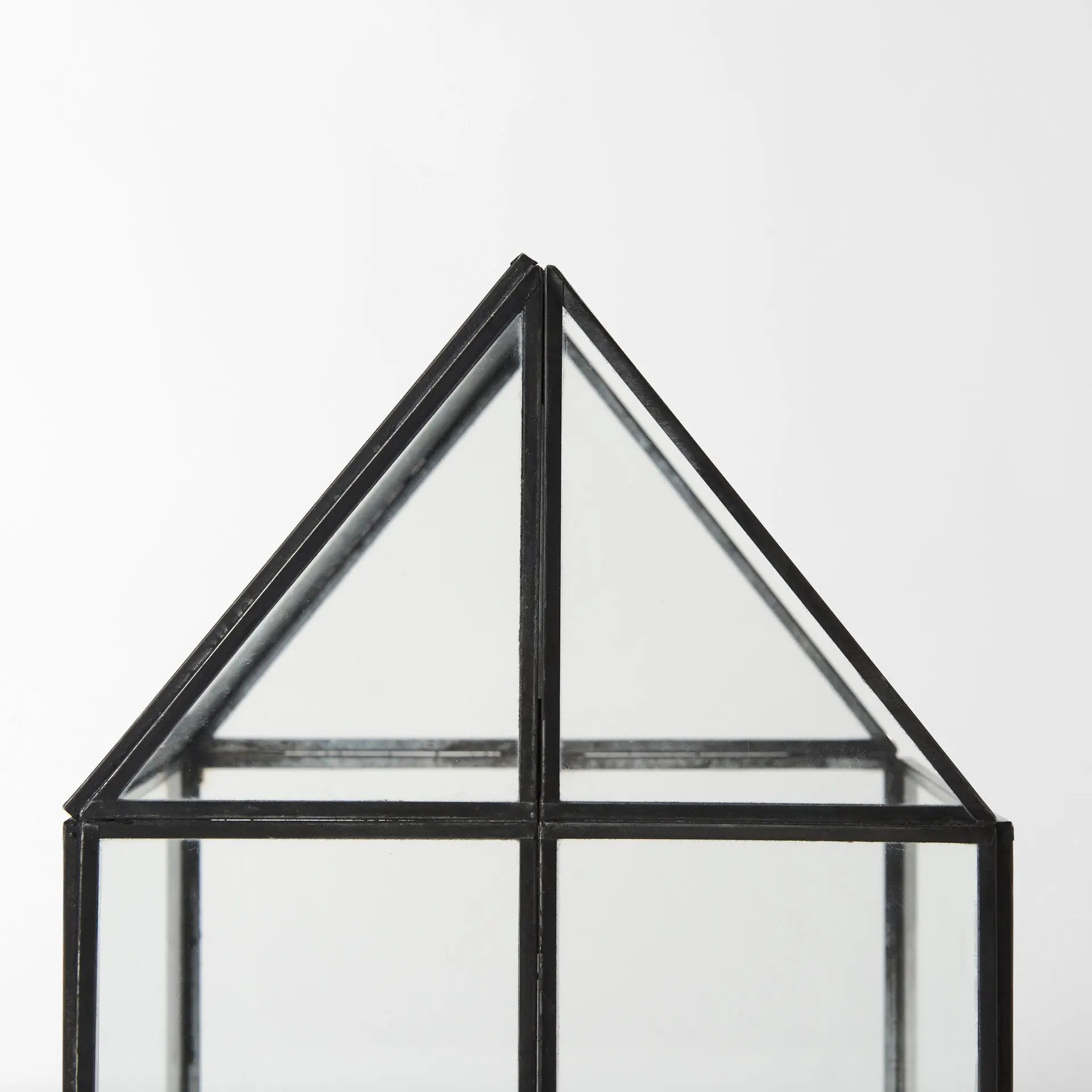 8" Black And Clear Glass And Metal Box Homeroots Office