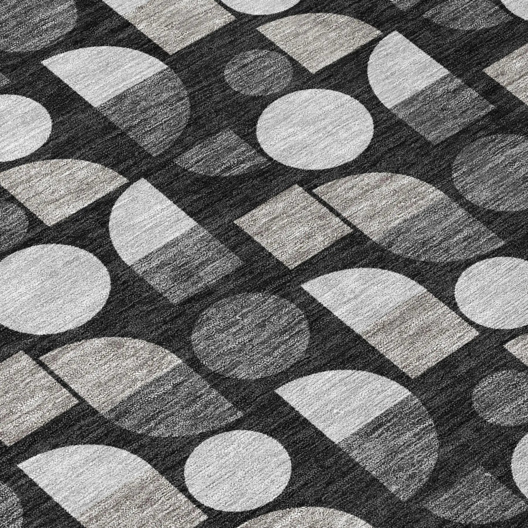 8' Black And Graphite Round Geometric Washable Indoor Outdoor Area Rug Homeroots Outdoor