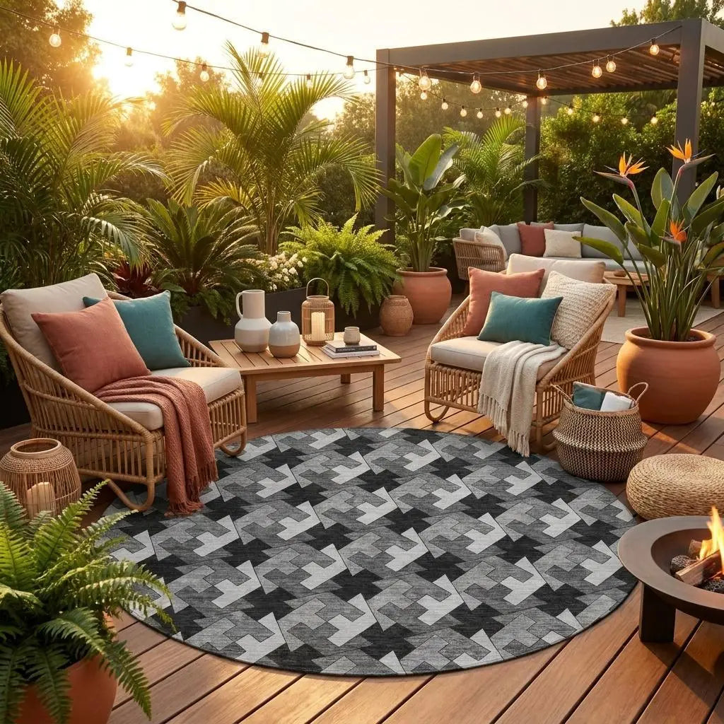 8' Black And Graphite Round Geometric Washable Indoor Outdoor Area Rug Homeroots Outdoor