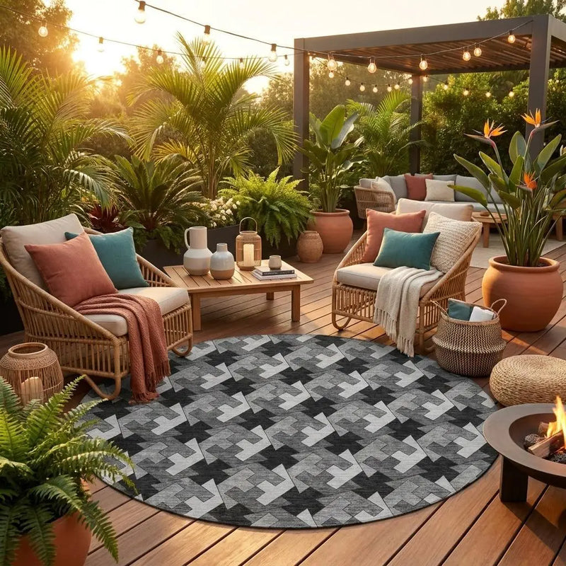 8' Black And Graphite Round Geometric Washable Indoor Outdoor Area Rug Homeroots Outdoor