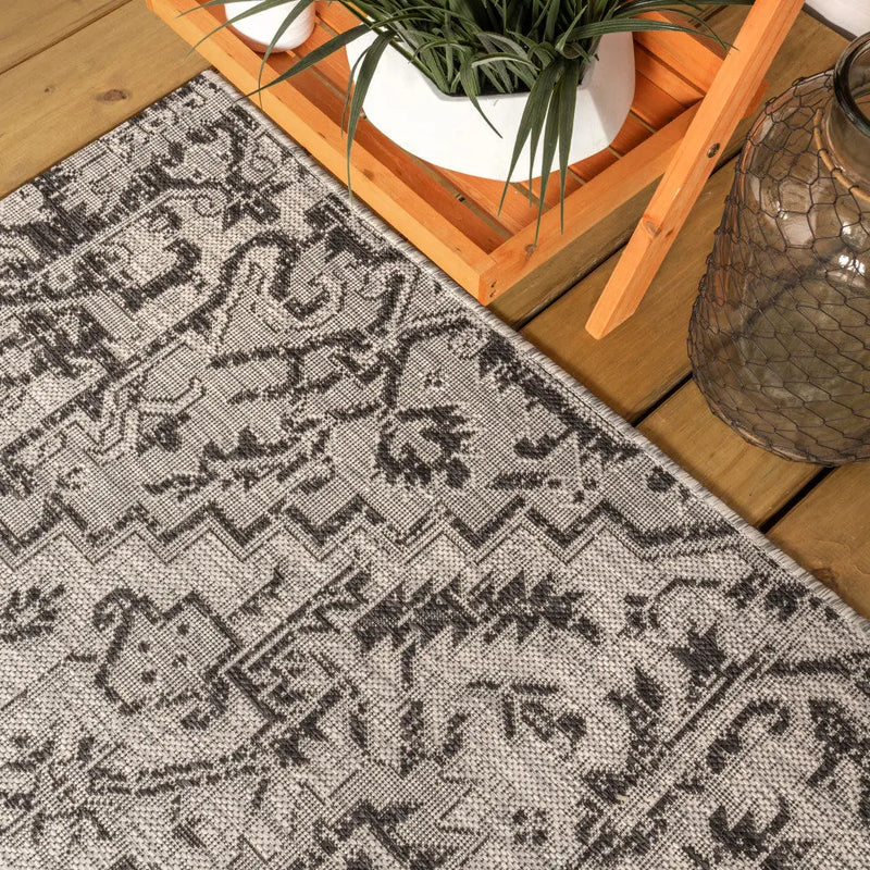 8' Black And Gray Square Medallion Indoor Outdoor Area Rug Homeroots Outdoor