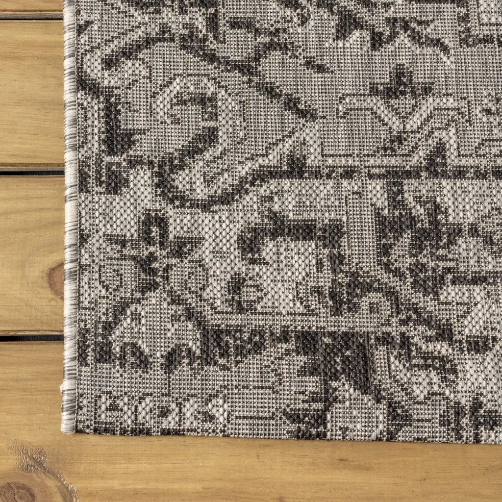 8' Black And Gray Square Medallion Indoor Outdoor Area Rug Homeroots Outdoor