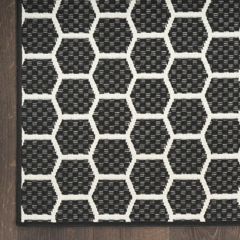 8' Black And Ivory Geometric Indoor Outdoor Runner Rug Homeroots Outdoor