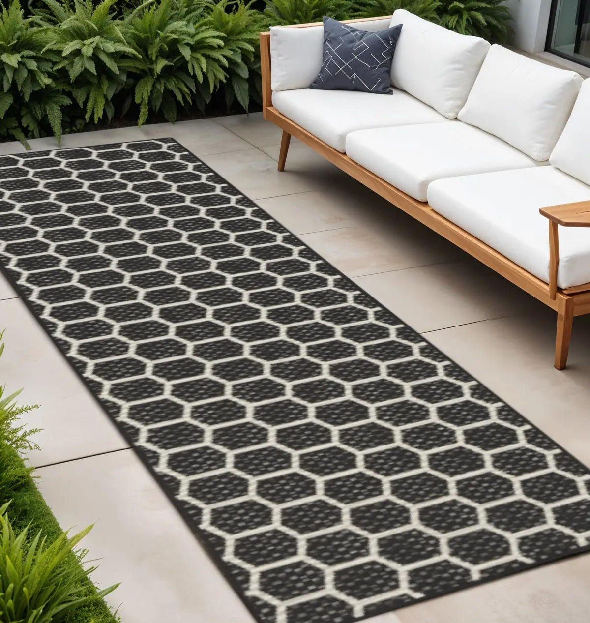 8' Black And Ivory Geometric Indoor Outdoor Runner Rug Homeroots Outdoor
