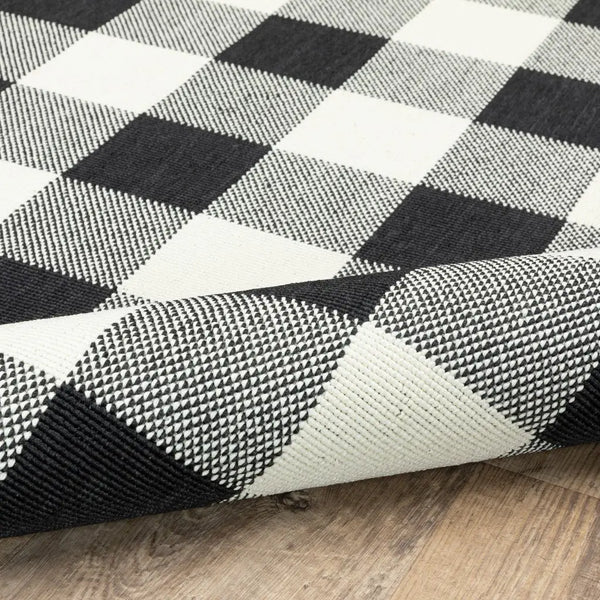8' Black And Ivory Indoor Outdoor Runner Rug Homeroots Outdoor