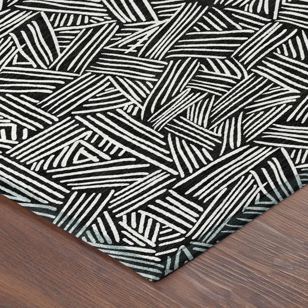 8' Black And Ivory Round Geometric Washable Indoor Outdoor Area Rug Homeroots Outdoor