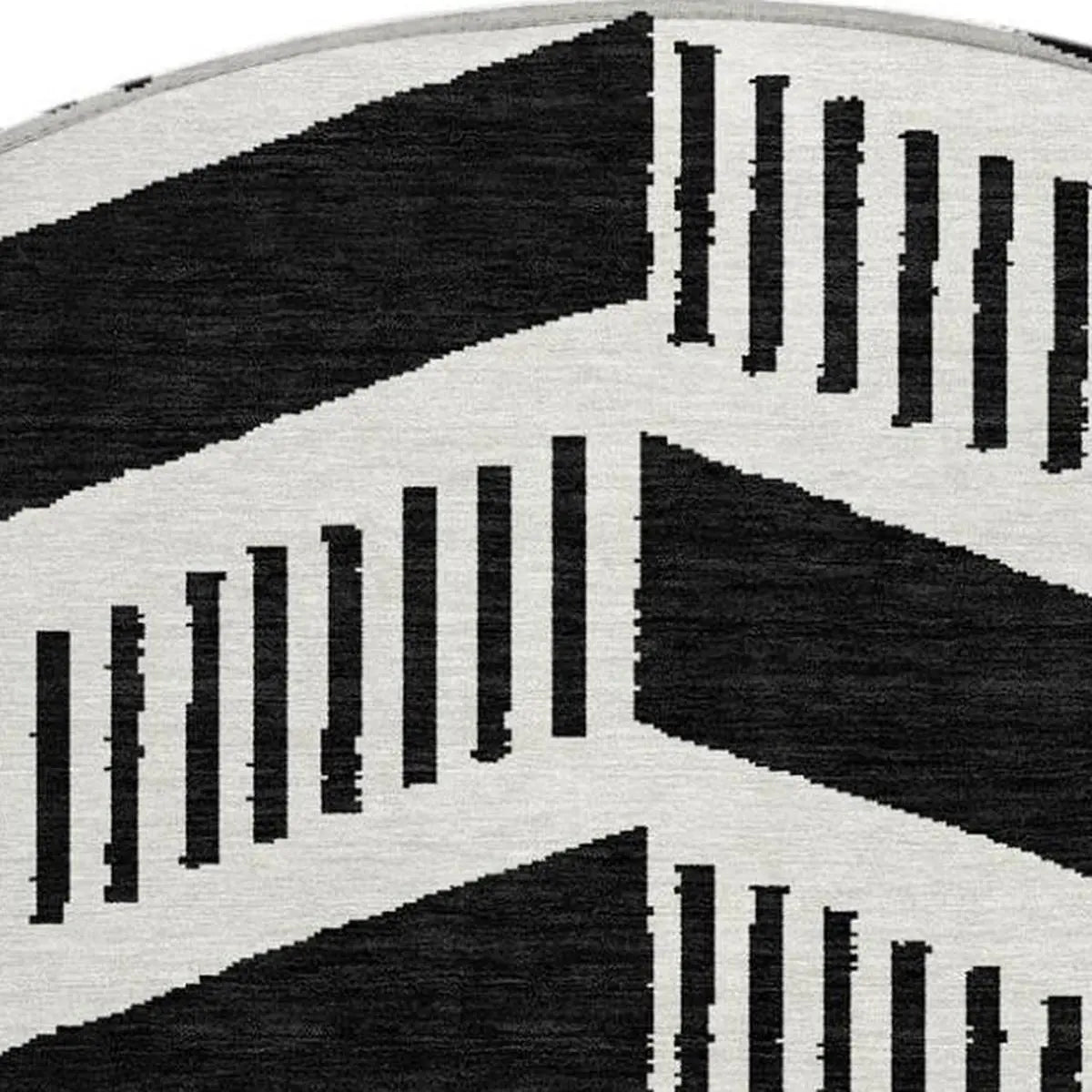 8' Black And Ivory Round Geometric Washable Indoor Outdoor Area Rug Homeroots Outdoor