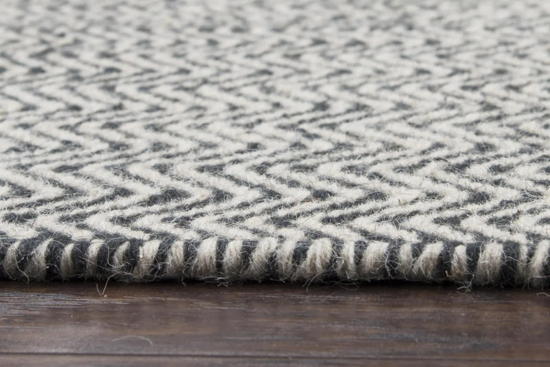 8' Black And Off White Wool Chevron Hand Woven Area Rug Homeroots Home Decor