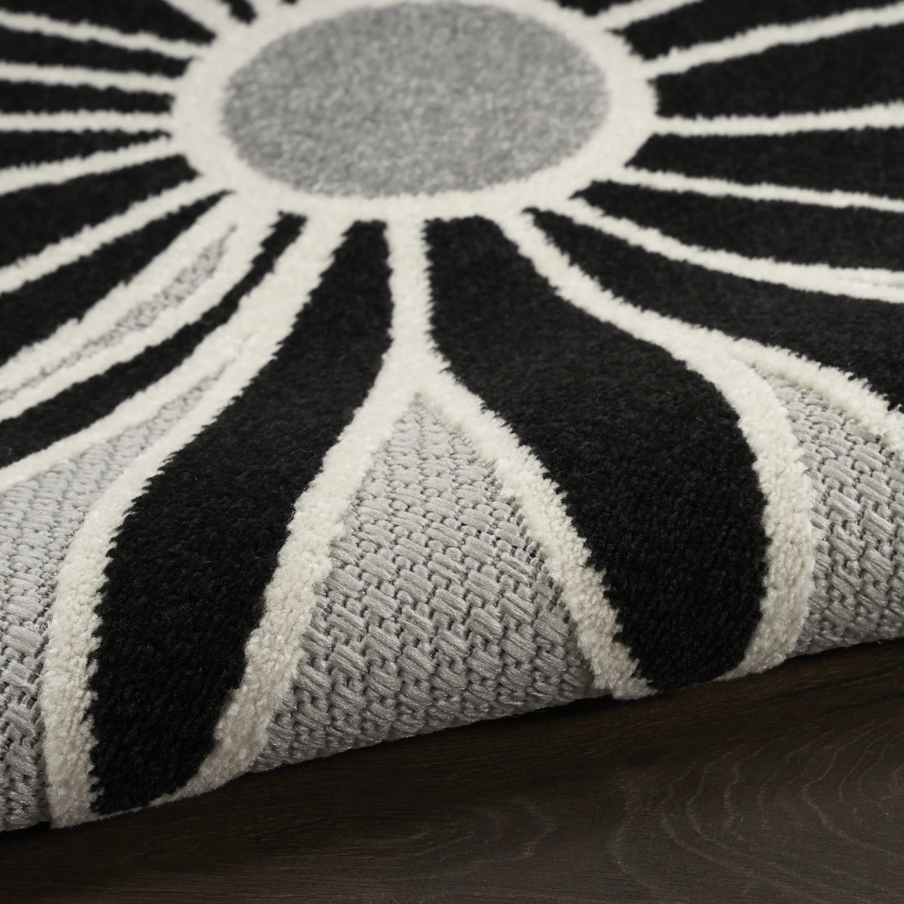 8' Black And White Floral Indoor Outdoor Runner Rug Homeroots Outdoor