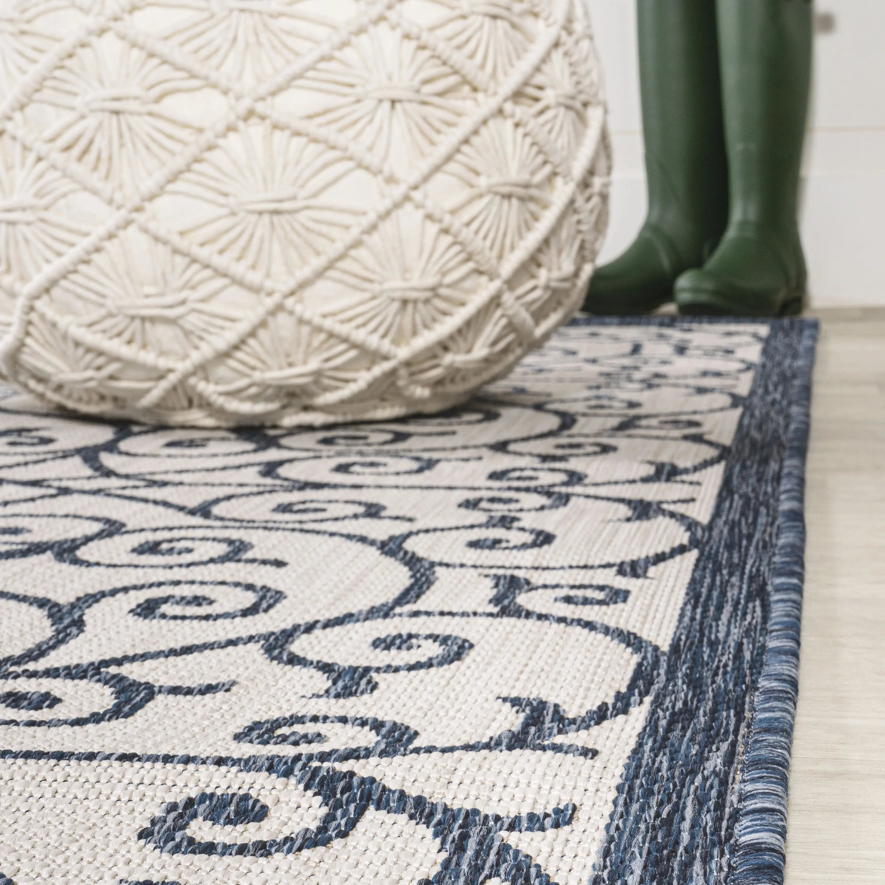 8' Blue And Cream Geometric Indoor Outdoor Runner Rug Homeroots Outdoor