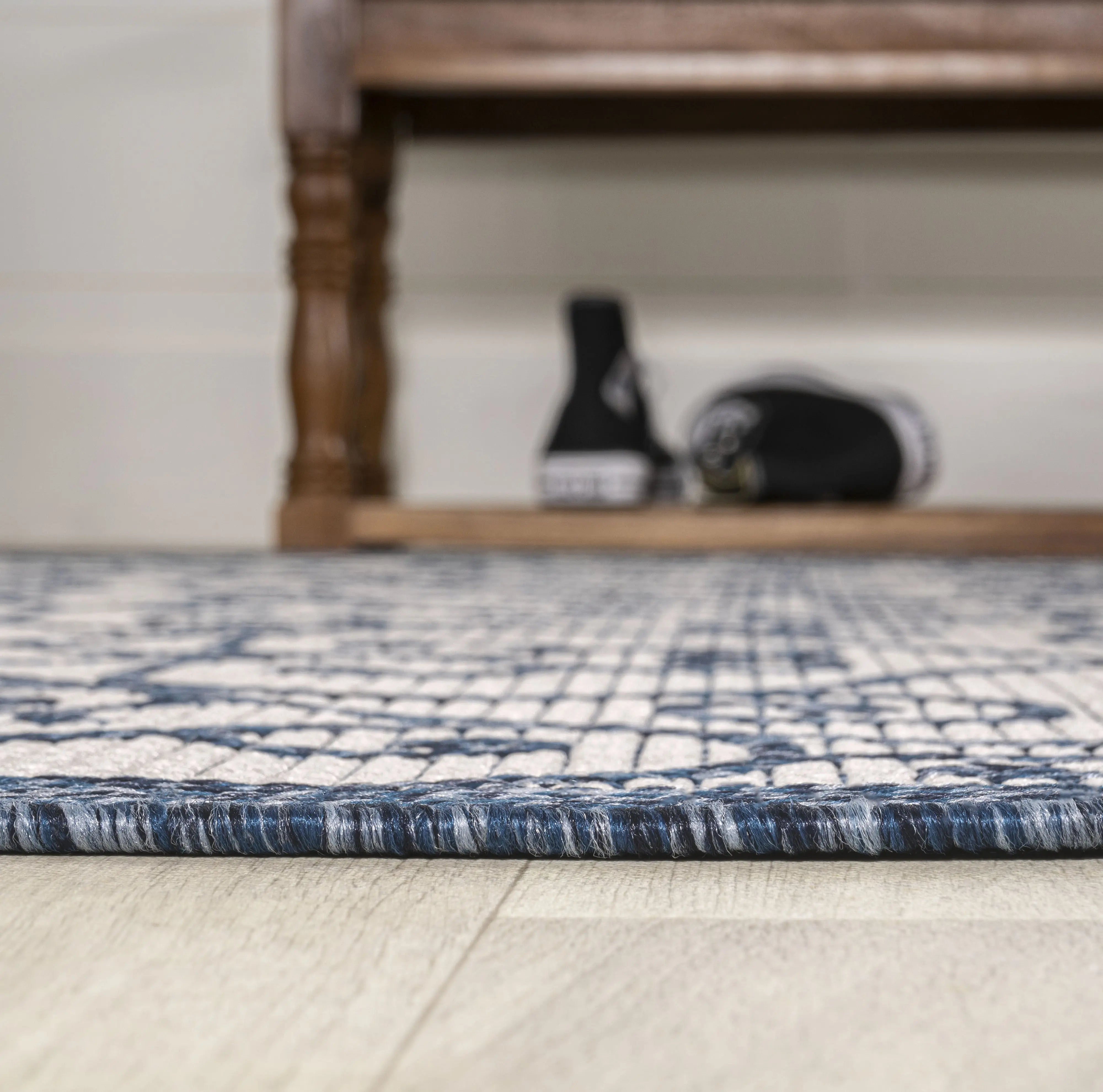 8' Blue And Cream Geometric Indoor Outdoor Runner Rug Homeroots Outdoor