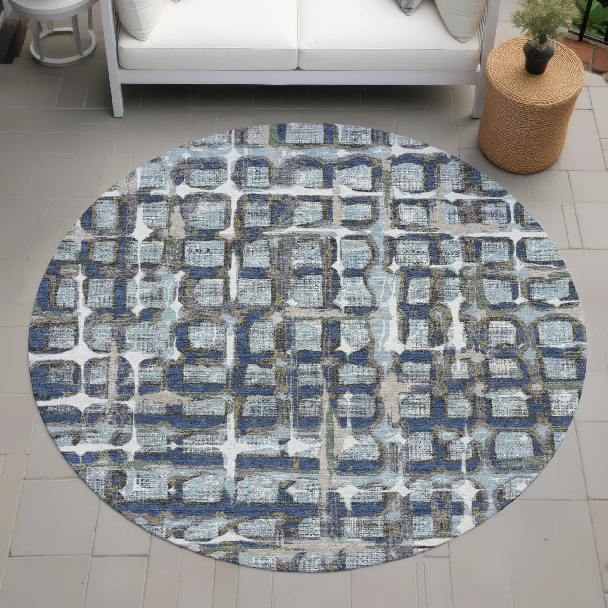 8' Blue And Gray Round Geometric Washable Indoor Outdoor Area Rug Homeroots Outdoor