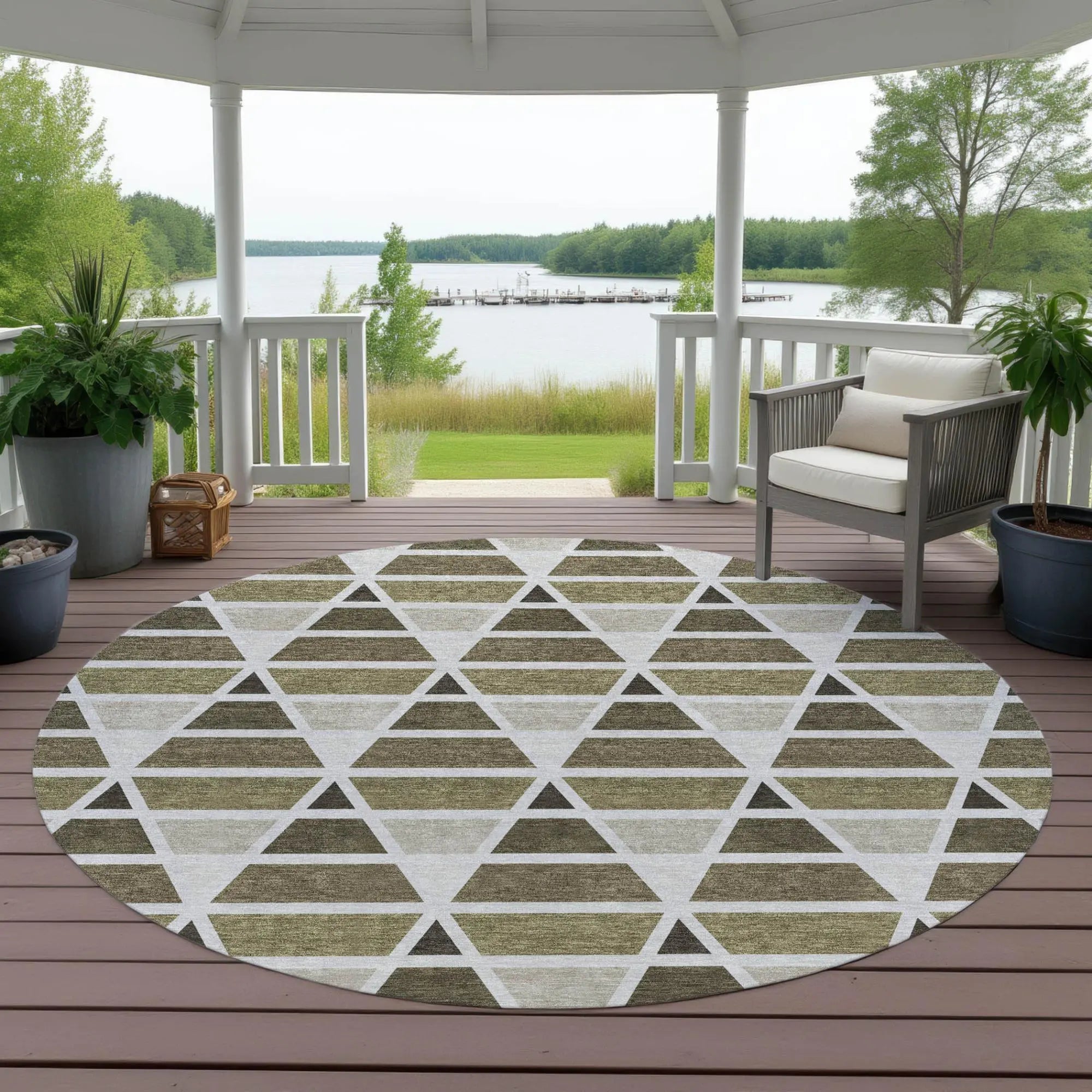 8' Brown And Pewter Round Geometric Washable Indoor Outdoor Area Rug Homeroots Outdoor