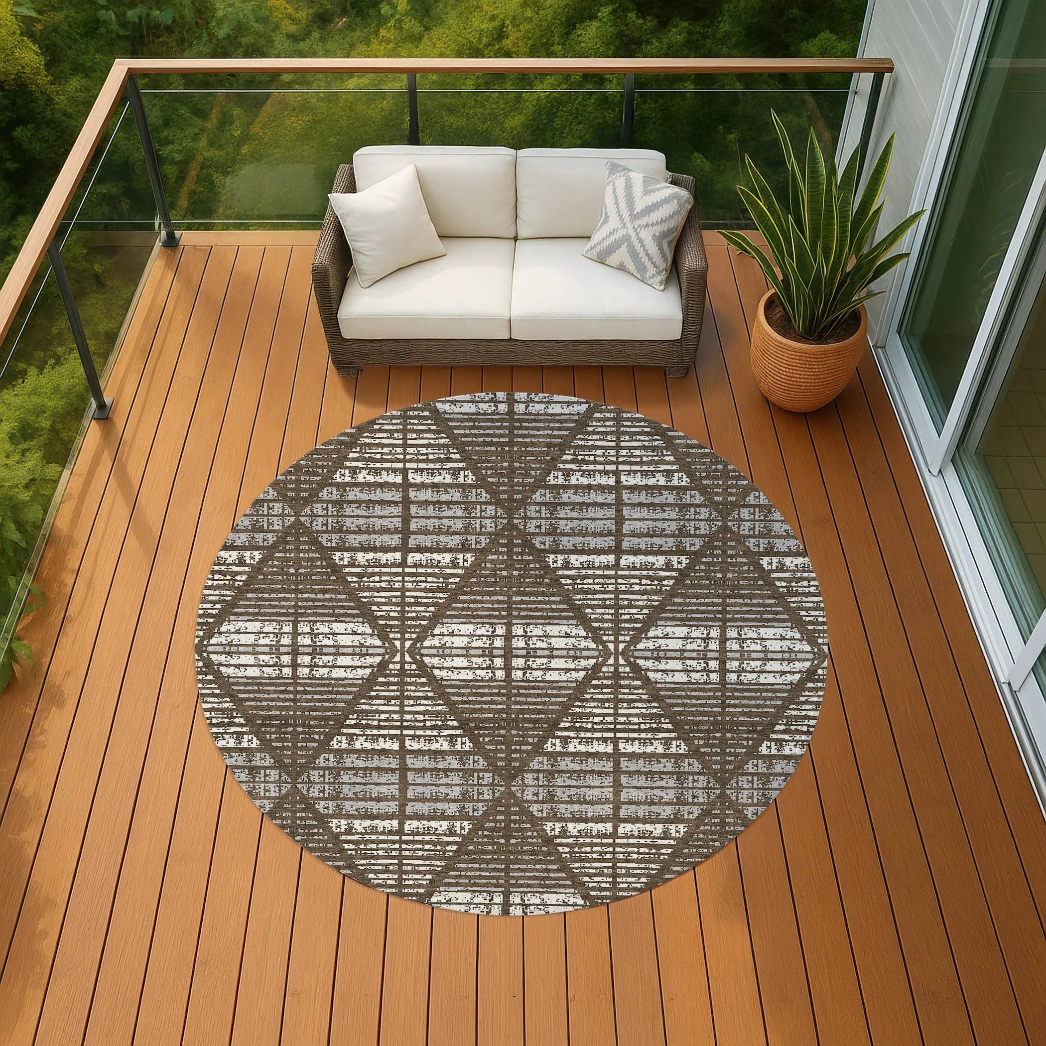 8' Chocolate And Beige Round Geometric Washable Indoor Outdoor Area Rug Homeroots Outdoor