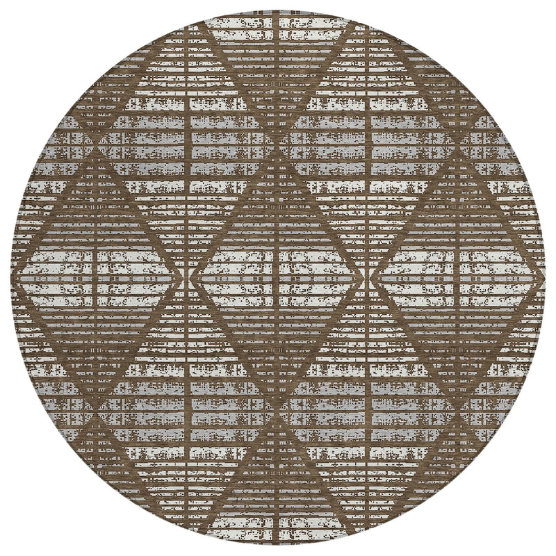 8' Chocolate And Beige Round Geometric Washable Indoor Outdoor Area Rug Homeroots Outdoor