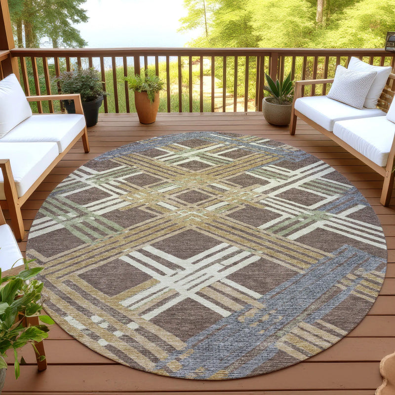 8' Chocolate And Gold Round Geometric Washable Indoor Outdoor Area Rug Homeroots Outdoor