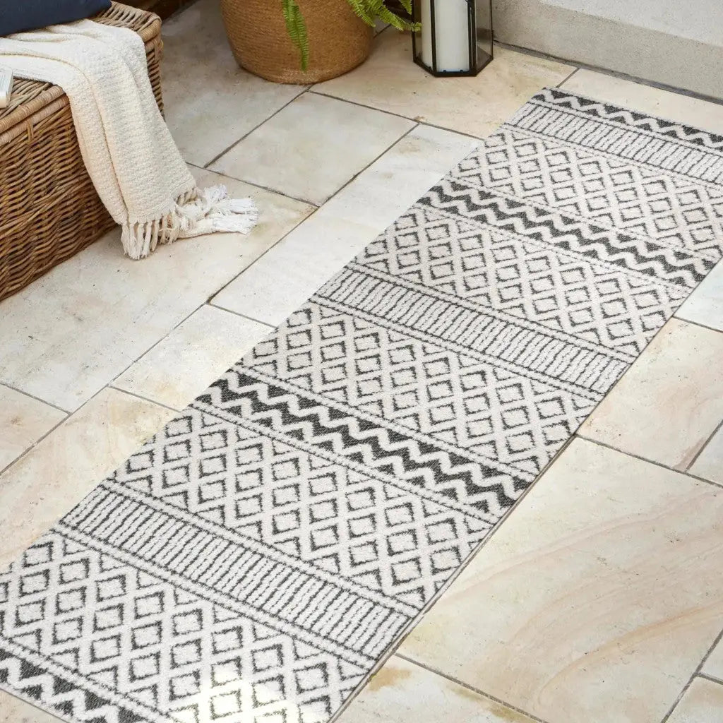 8' Cream And Black Trellis Indoor Outdoor Runner Rug - GreatEagleInc