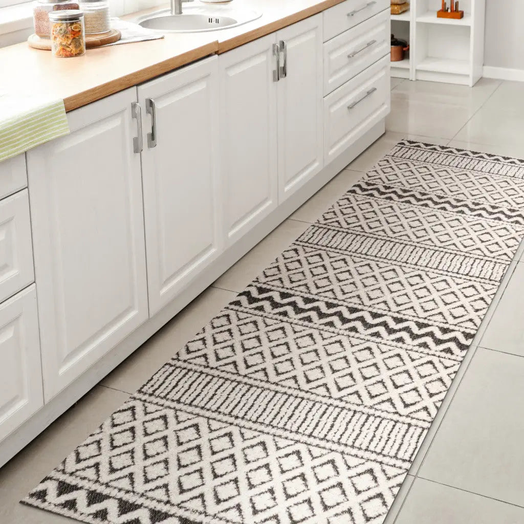 8' Cream And Black Trellis Indoor Outdoor Runner Rug - GreatEagleInc