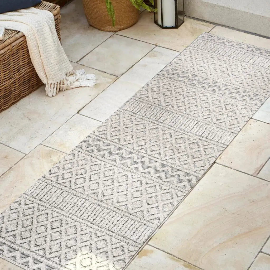 8' Cream And Gray Trellis Indoor Outdoor Runner Rug - GreatEagleInc