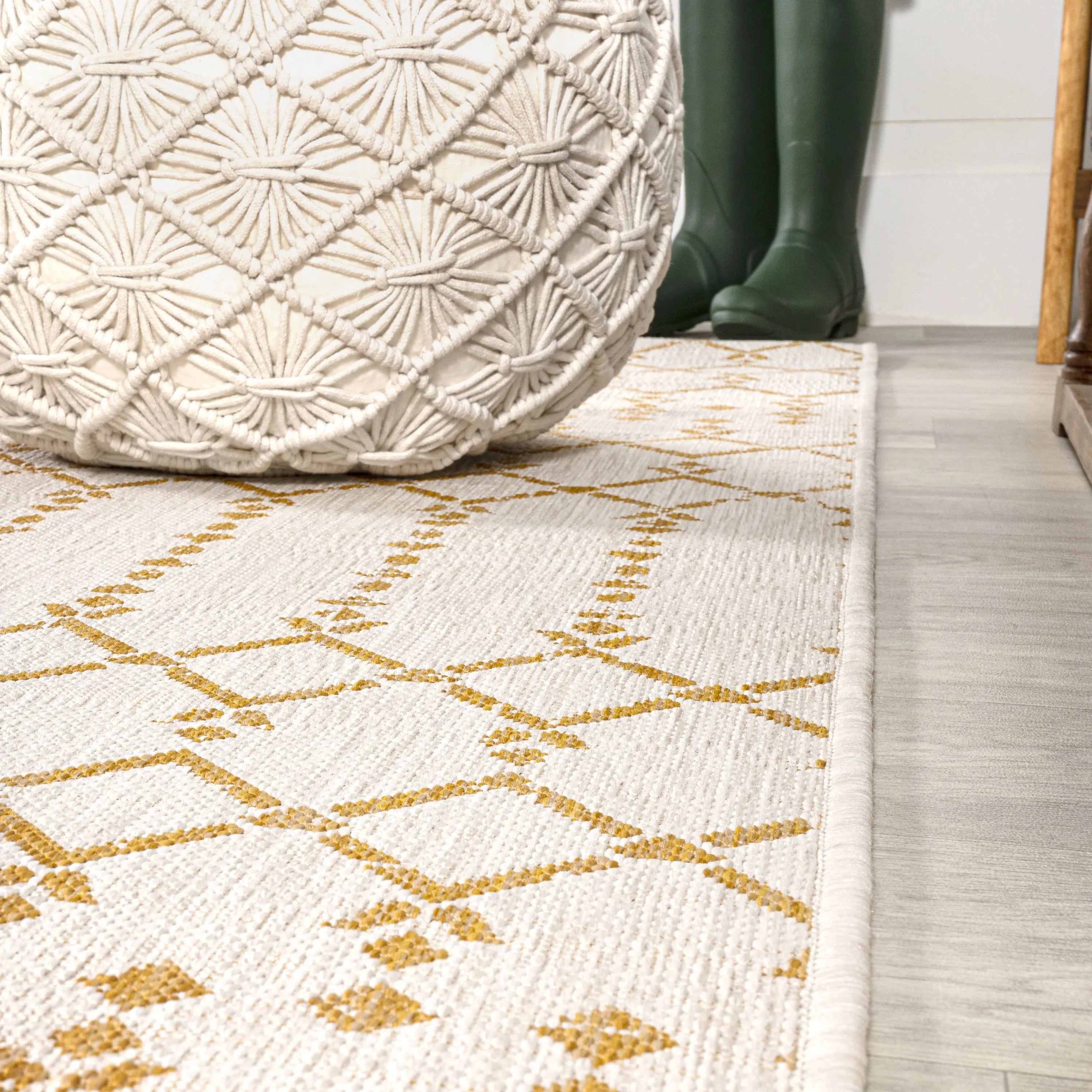 8' Cream And Yellow Trellis Indoor Outdoor Runner Rug Homeroots Outdoor