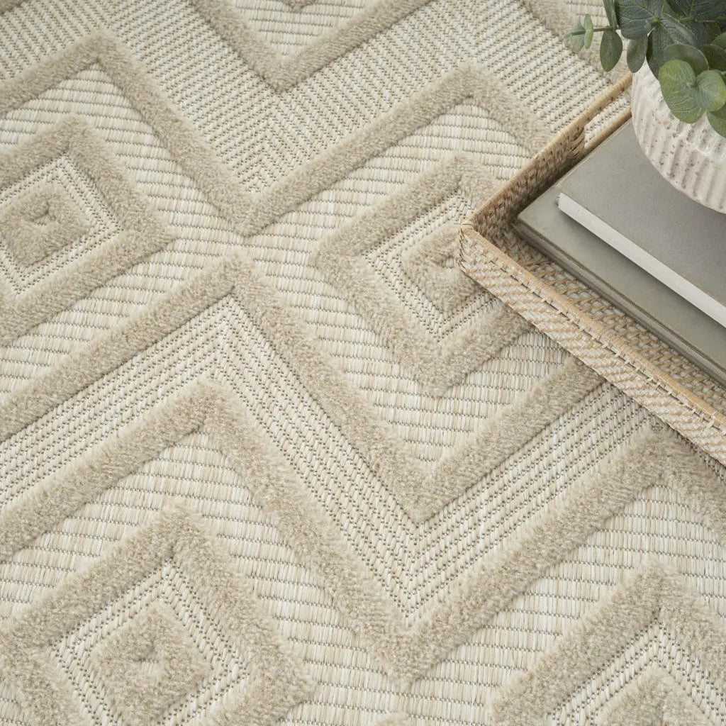 8' Cream Round Geometric Indoor Outdoor Area Rug Homeroots Outdoor