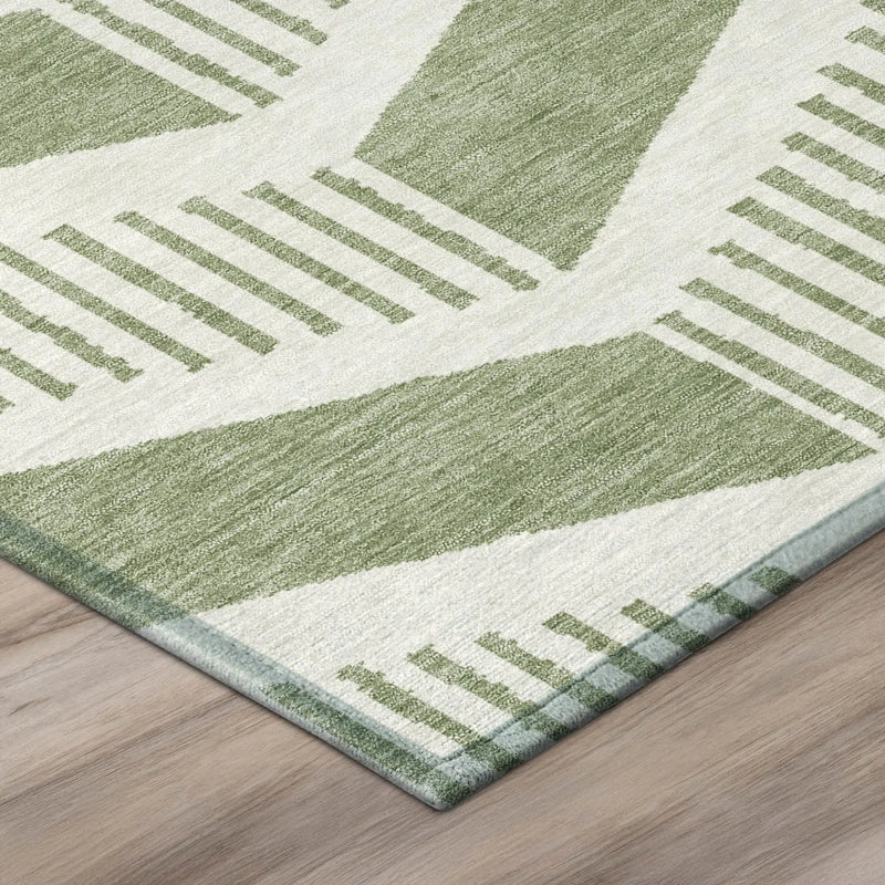 8' Fern Green And Green Round Geometric Washable Indoor Outdoor Area Rug Homeroots Outdoor