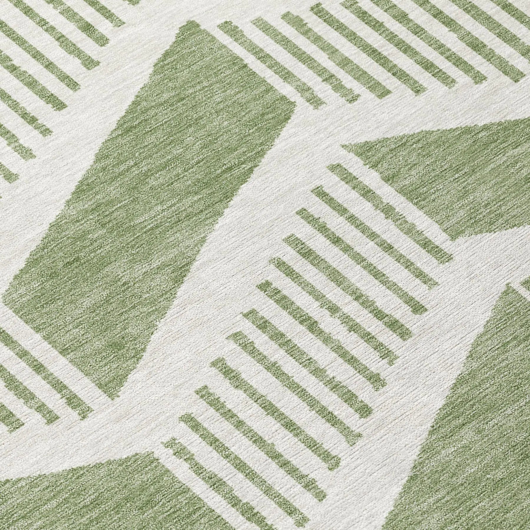 8' Fern Green And Green Round Geometric Washable Indoor Outdoor Area Rug Homeroots Outdoor