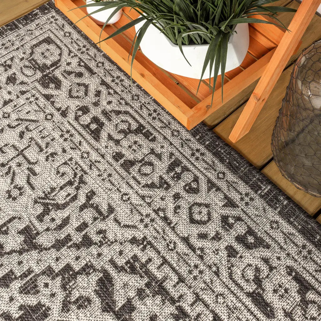 8' Gray And Black Square Medallion Indoor Outdoor Area Rug Homeroots Outdoor