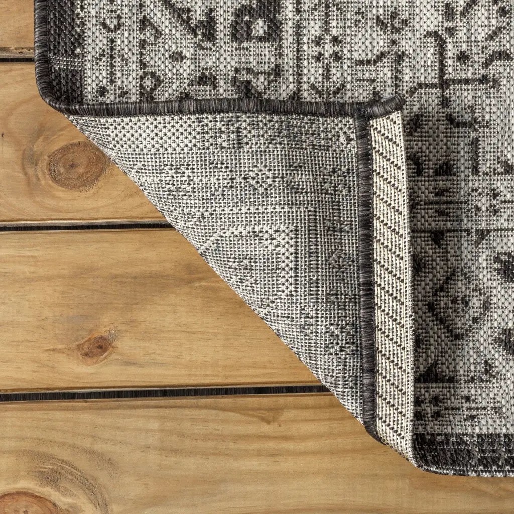 8' Gray And Black Square Medallion Indoor Outdoor Area Rug Homeroots Outdoor