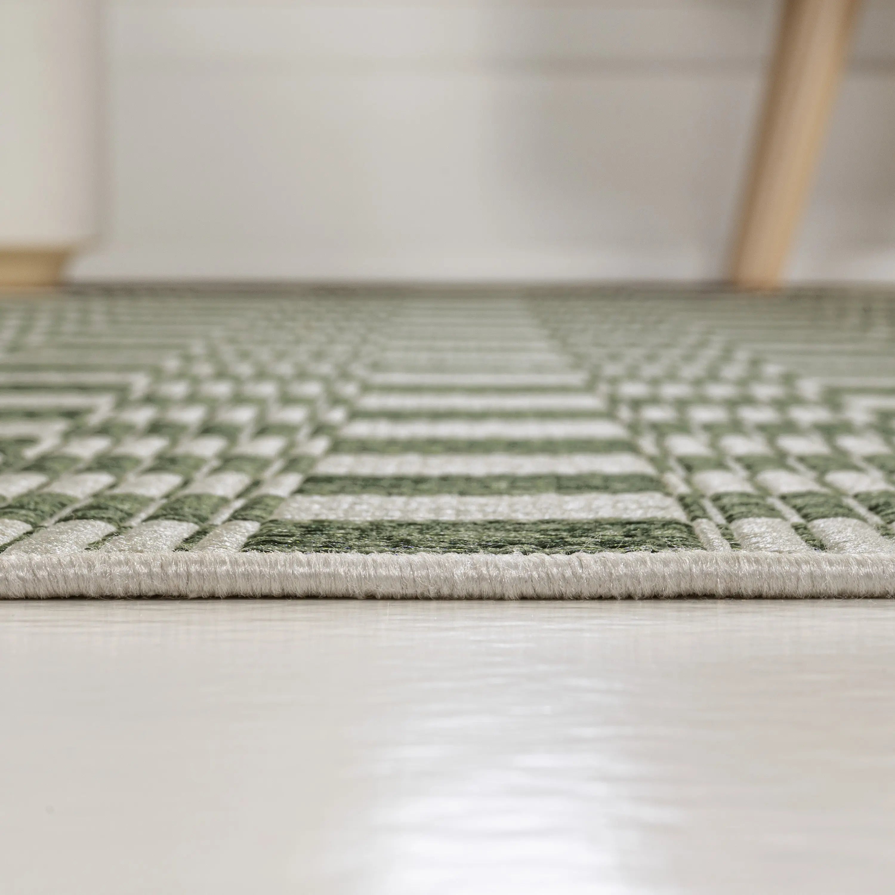 8' Green And Cream Geometric Indoor Outdoor Runner Rug Homeroots Outdoor