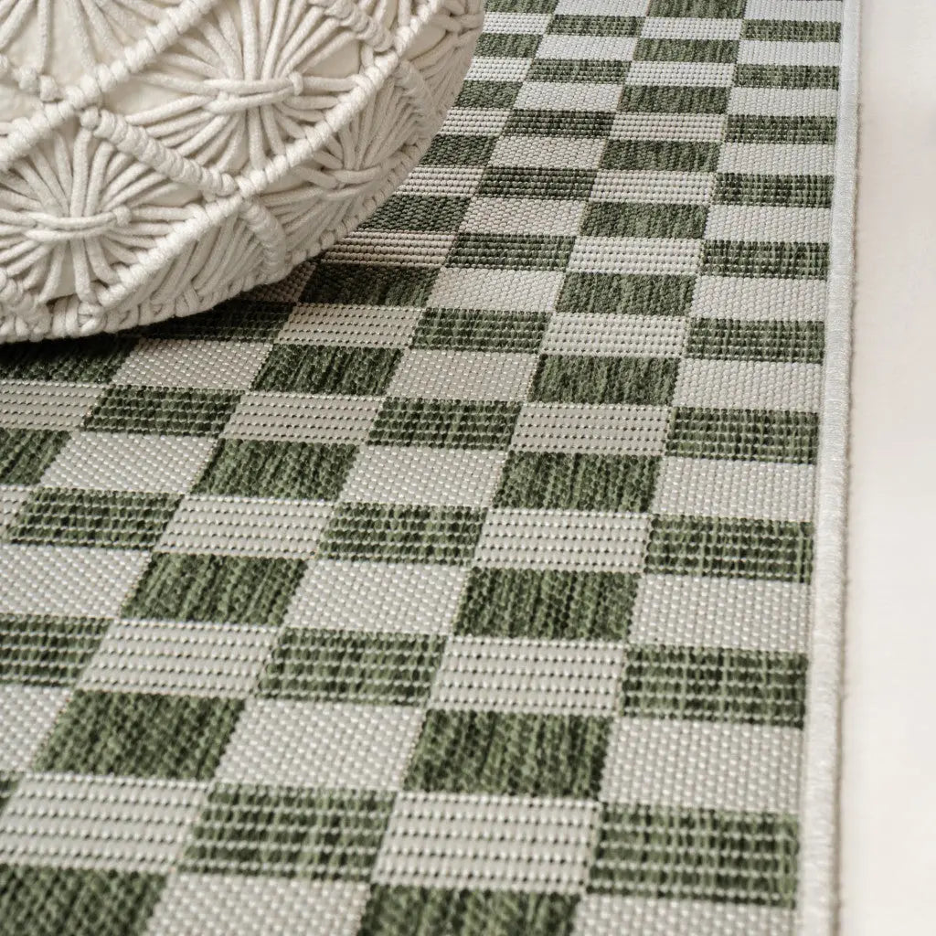 8' Green And Cream Geometric Indoor Outdoor Runner Rug Homeroots Outdoor