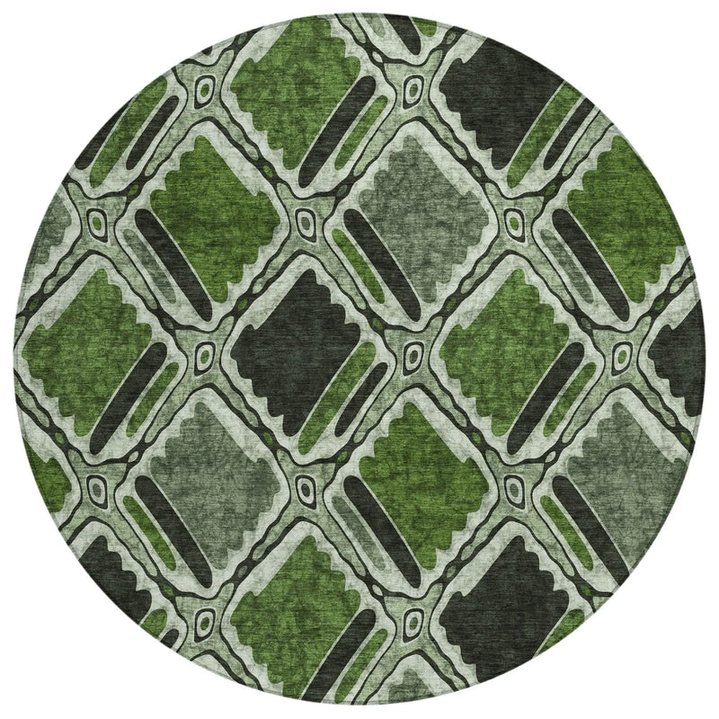 8' Green And Emerald Round Geometric Washable Indoor Outdoor Area Rug Homeroots Outdoor