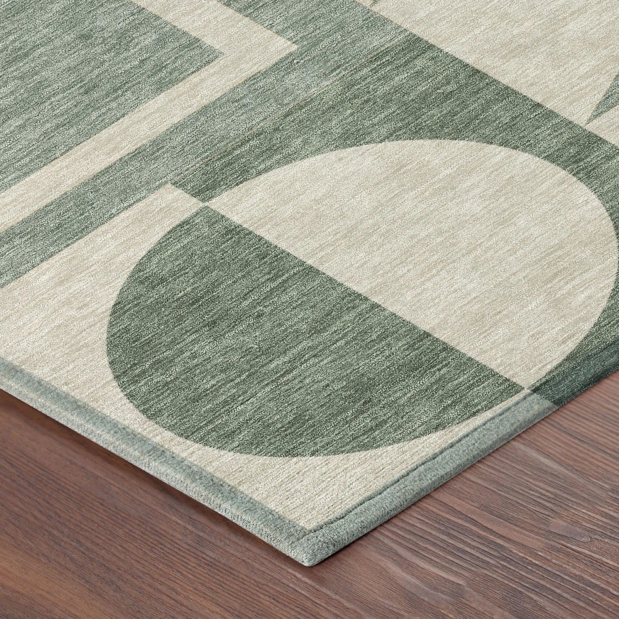 8' Green And Fern Green Round Geometric Washable Indoor Outdoor Area Rug Homeroots Outdoor