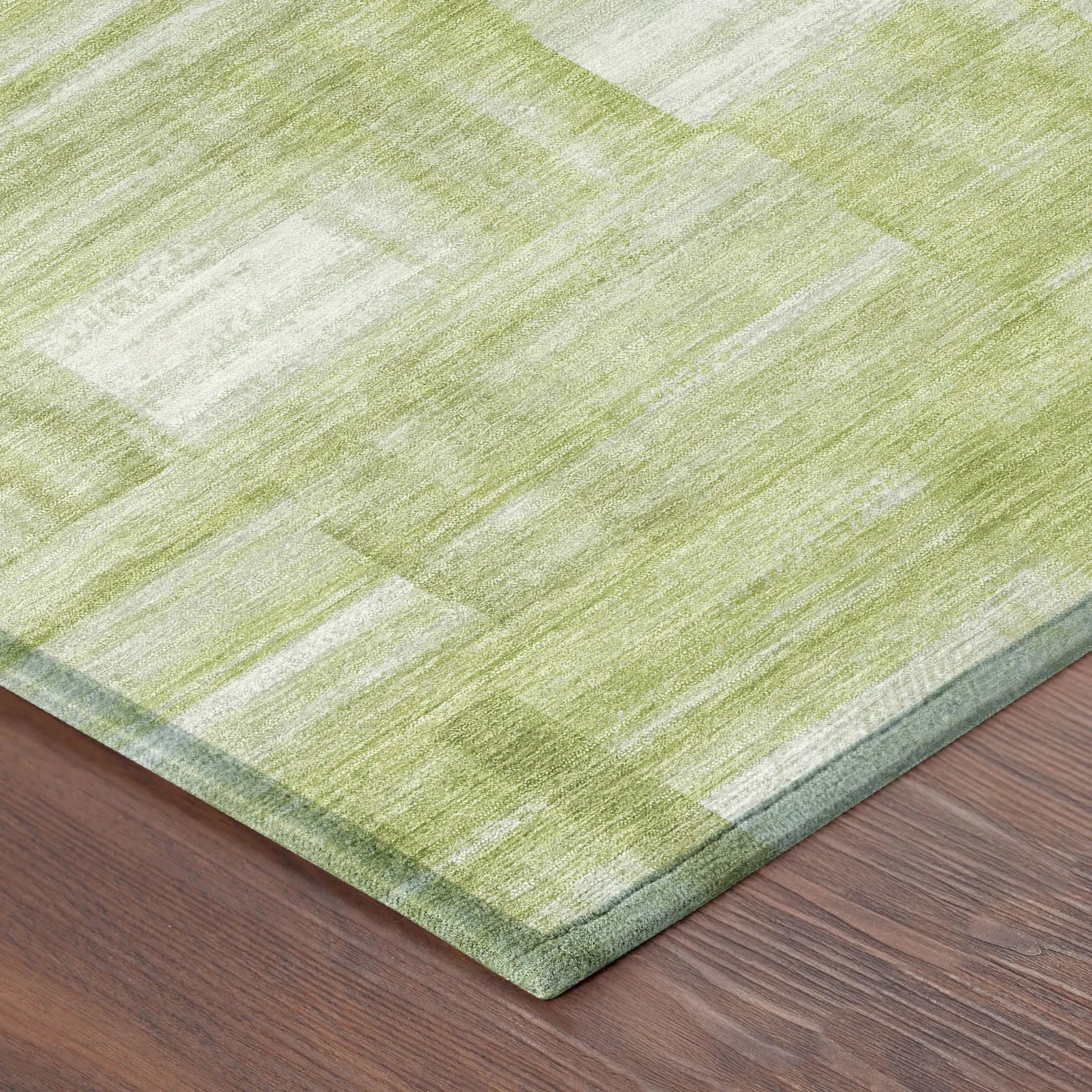 8' Green And Fern Green Round Striped Washable Indoor Outdoor Area Rug Homeroots Outdoor