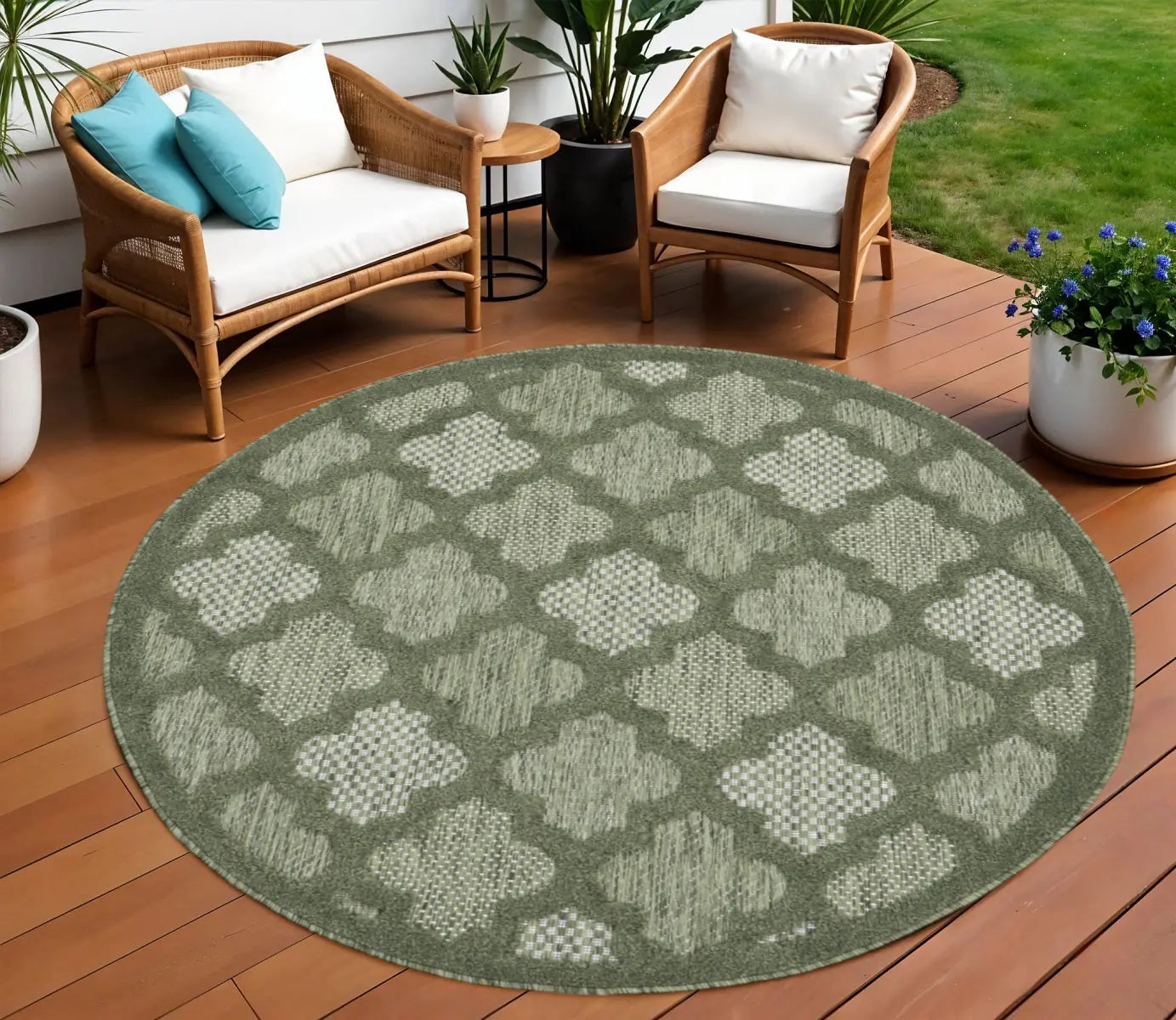 8' Green Round Geometric Indoor Outdoor Area Rug Homeroots Outdoor