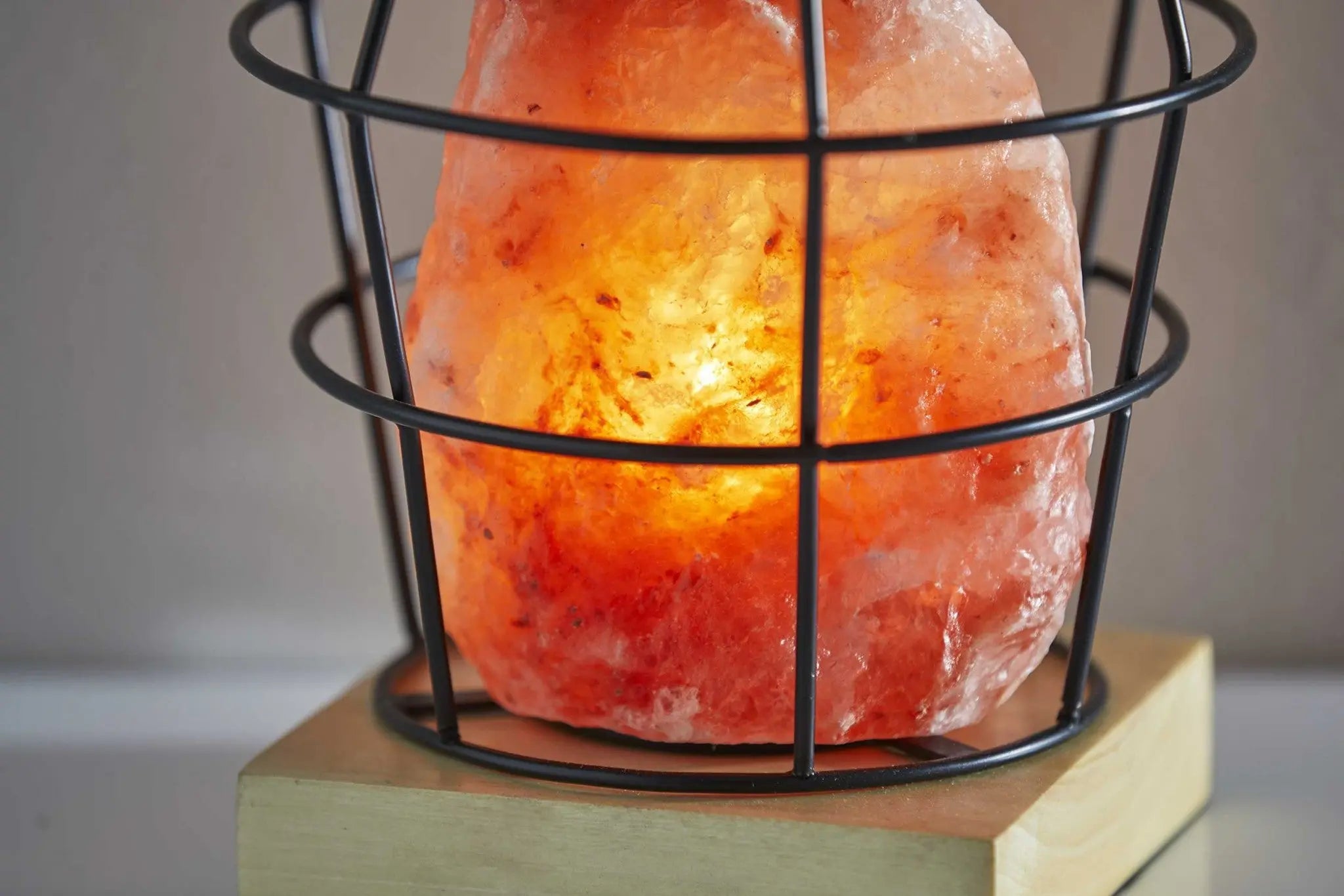 8" Himalayan Salt Accent Lamp With Black Cage Shade Homeroots Lighting