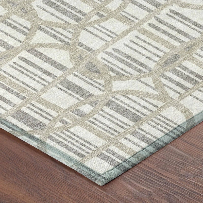 8' Ivory And Silver Round Geometric Washable Indoor Outdoor Area Rug Homeroots Outdoor