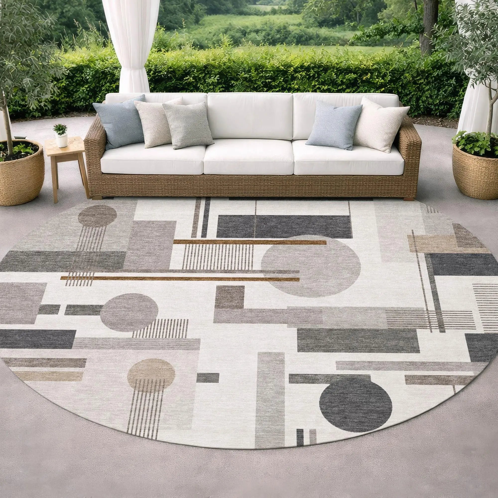 8' Ivory And Silver Round Geometric Washable Indoor Outdoor Area Rug Homeroots Outdoor