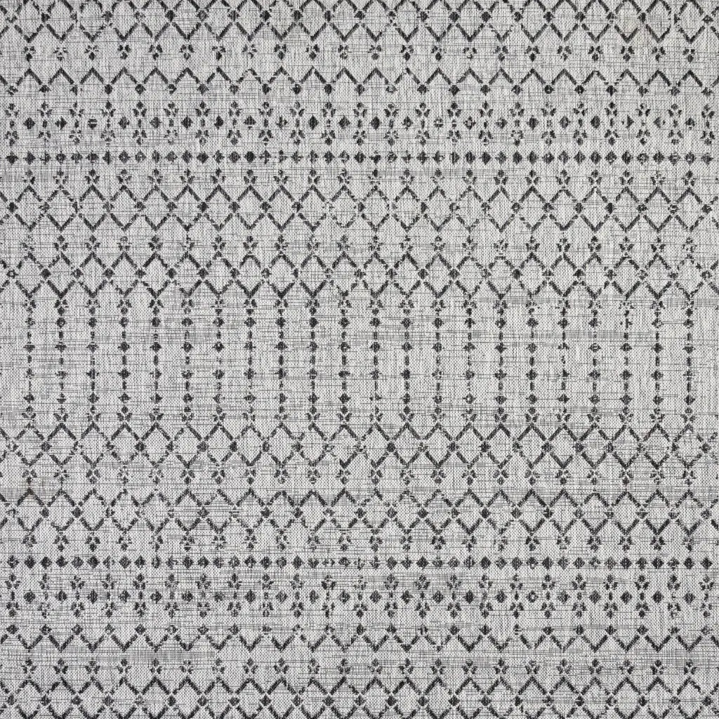 8' Light Gray And Black Square Trellis Indoor Outdoor Area Rug - GreatEagleInc
