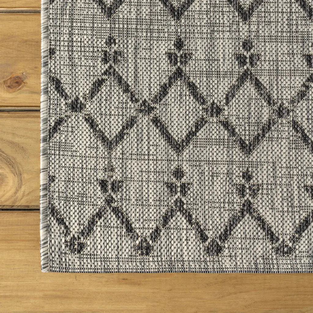 8' Light Gray And Black Square Trellis Indoor Outdoor Area Rug - GreatEagleInc