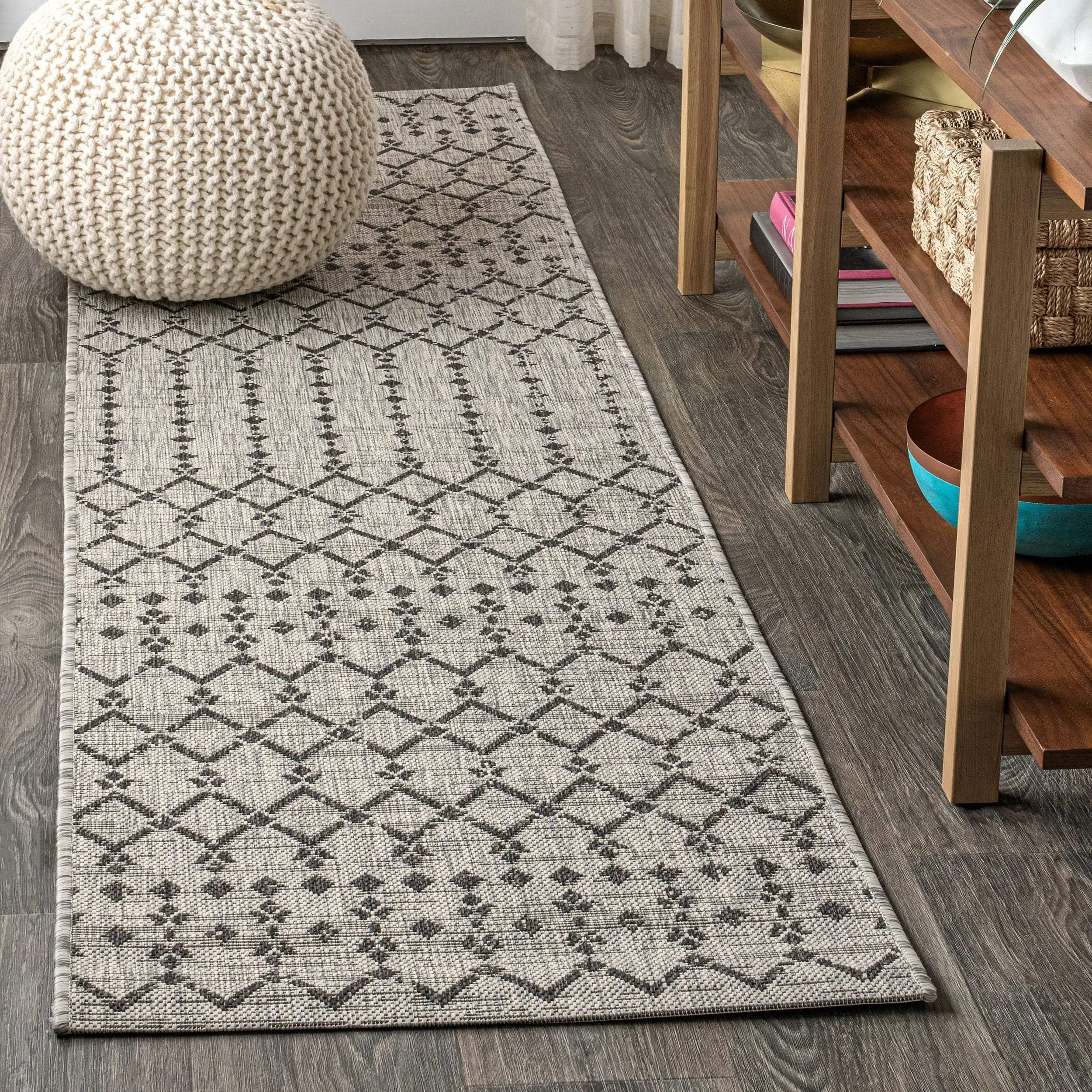 8' Light Gray And Black Trellis Indoor Outdoor Runner Rug Homeroots Outdoor