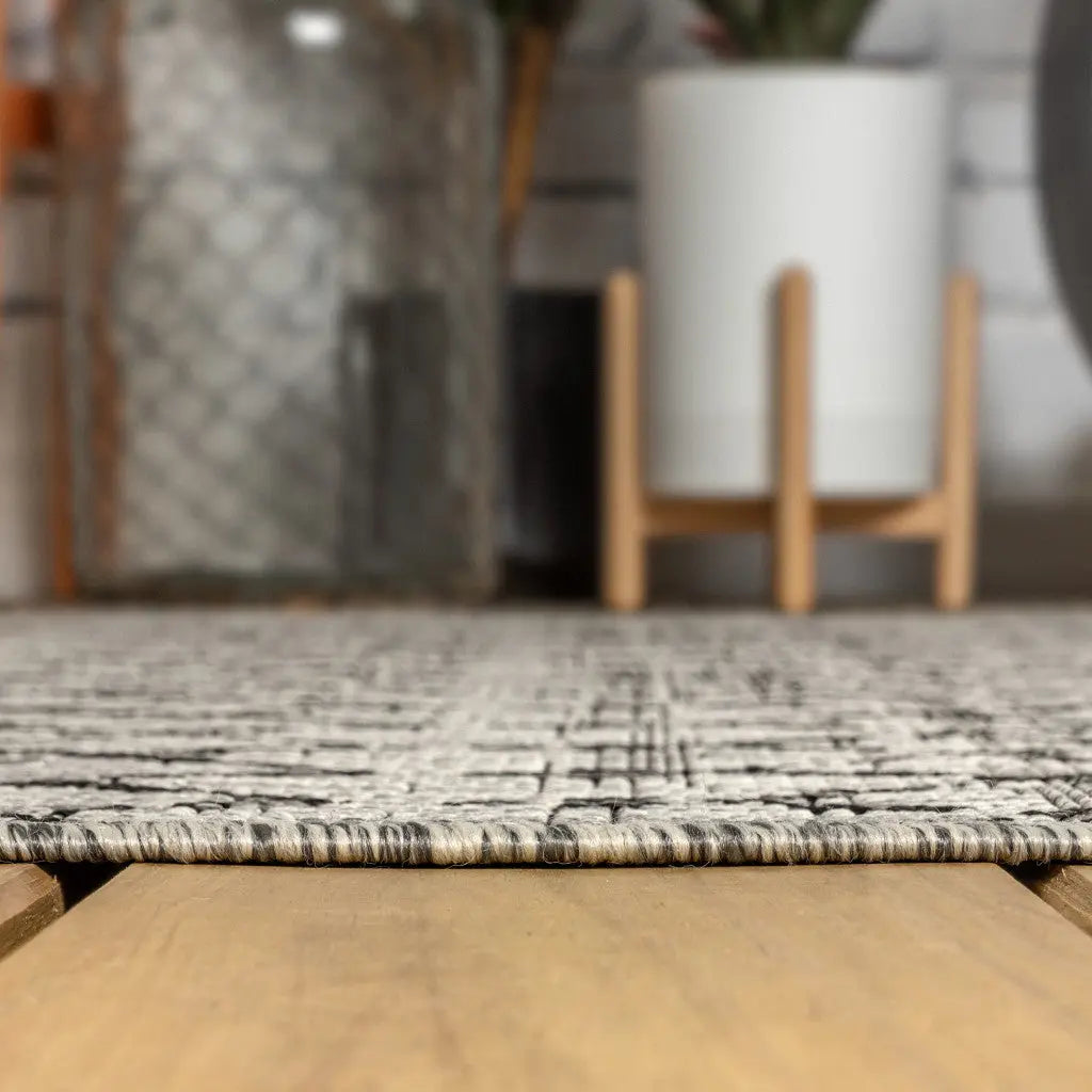 8' Light Gray And Black Trellis Indoor Outdoor Runner Rug Homeroots Outdoor