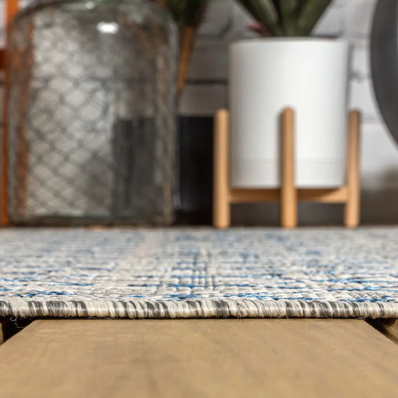 8' Light Gray And Navy Blue Round Trellis Indoor Outdoor Area Rug - GreatEagleInc
