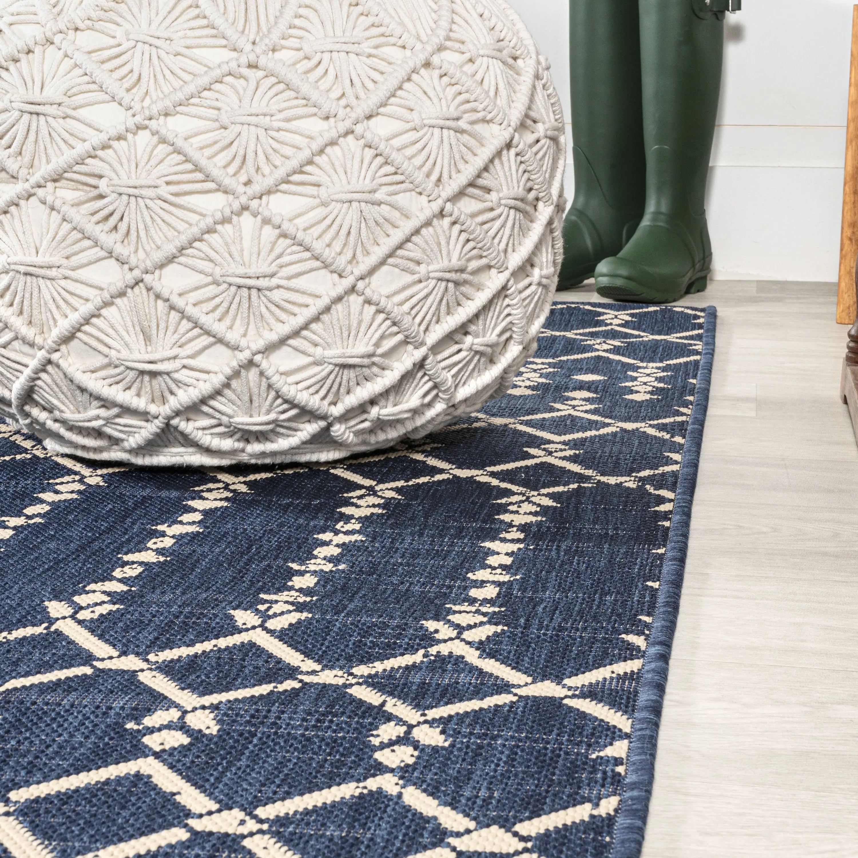 8' Navy Blue And Beige Square Trellis Indoor Outdoor Area Rug Homeroots Outdoor