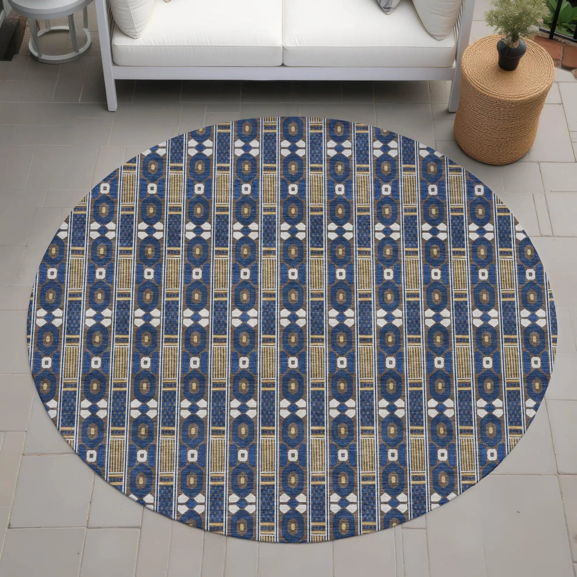 8' Navy Blue And Blue Round Striped Washable Indoor Outdoor Area Rug Homeroots Outdoor